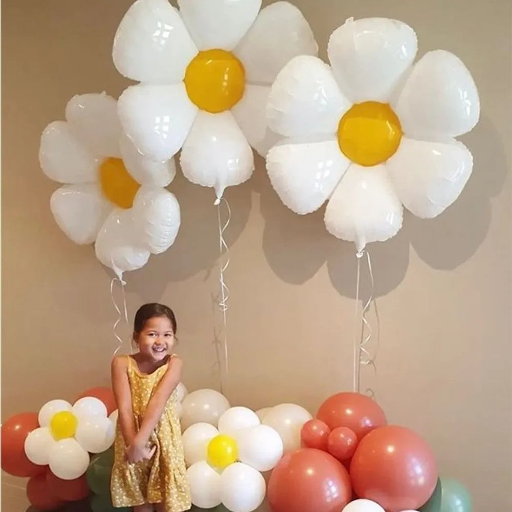 White Daisy Balloons