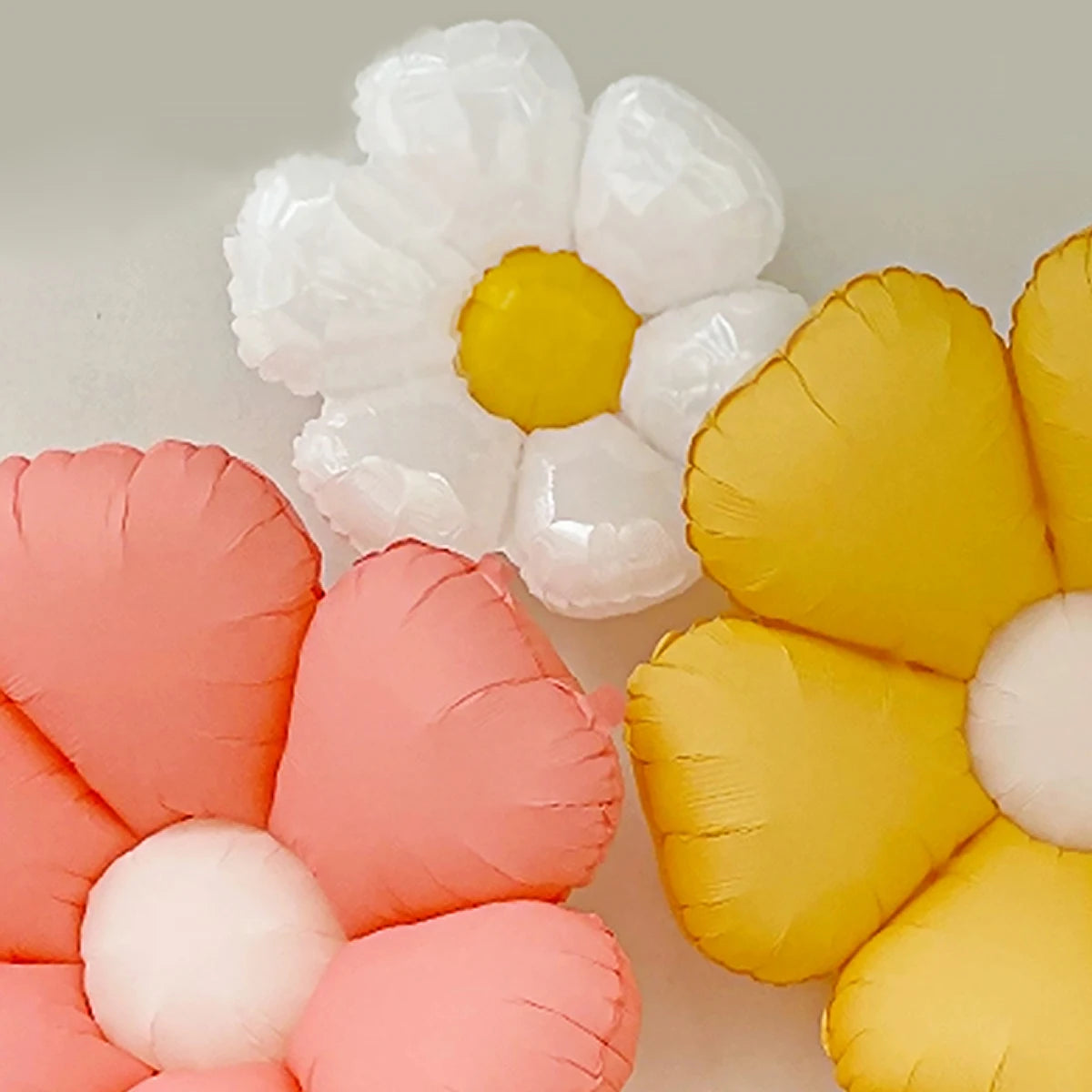 Retro Daisy Balloons