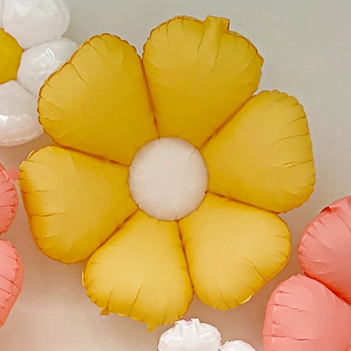 Retro Daisy Balloons